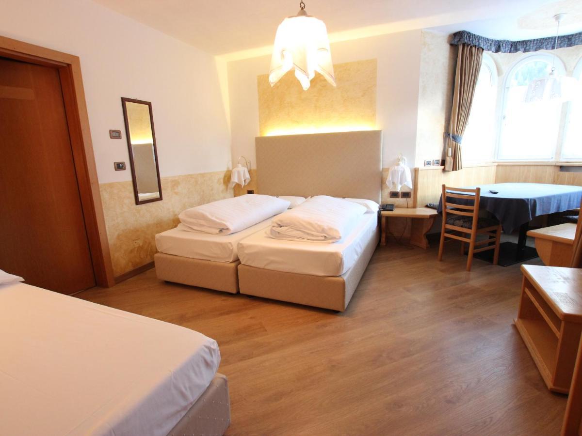 Hotel Rosalpina Soraga Buitenkant foto
