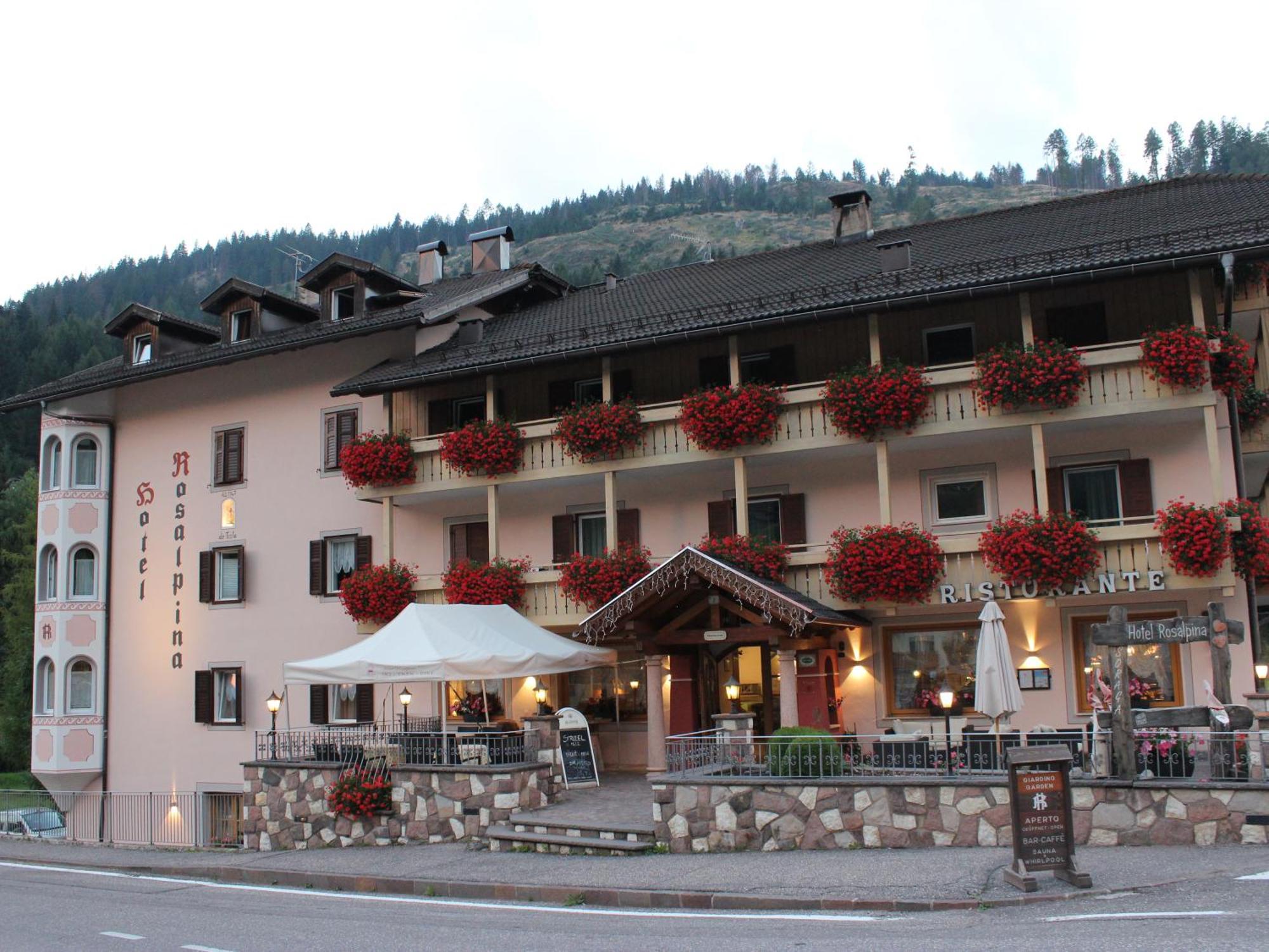 Hotel Rosalpina Soraga Buitenkant foto