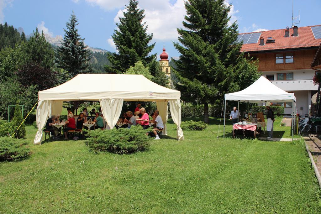 Hotel Rosalpina Soraga Buitenkant foto