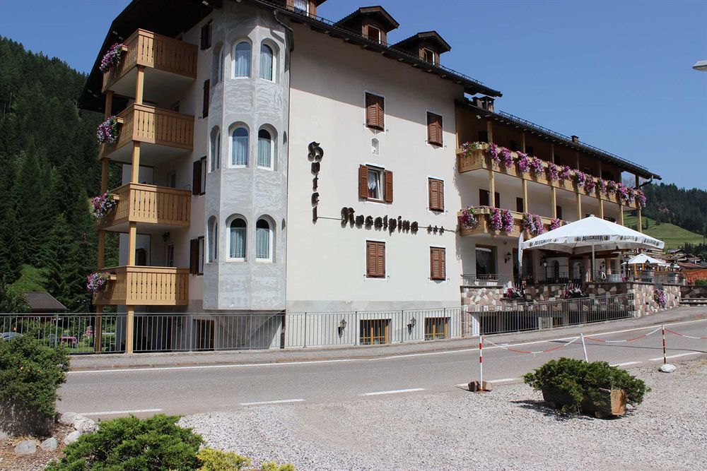 Hotel Rosalpina Soraga Buitenkant foto